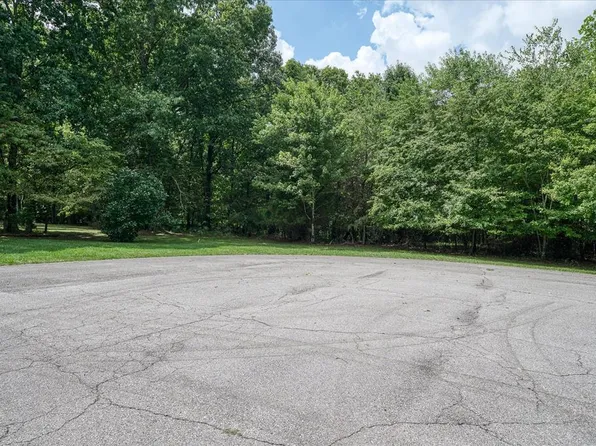 5 Cedar Ridge Ln, Crossville, TN 38555