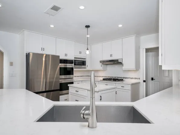 2727 W Bluff Ave APT 125, Fresno, CA 93711