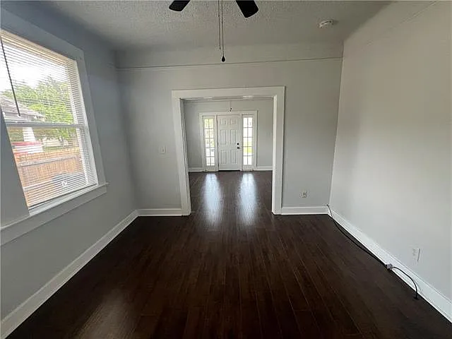 2 bed, 1.0 bath, 749 sqft, $1,300 — Photo 3