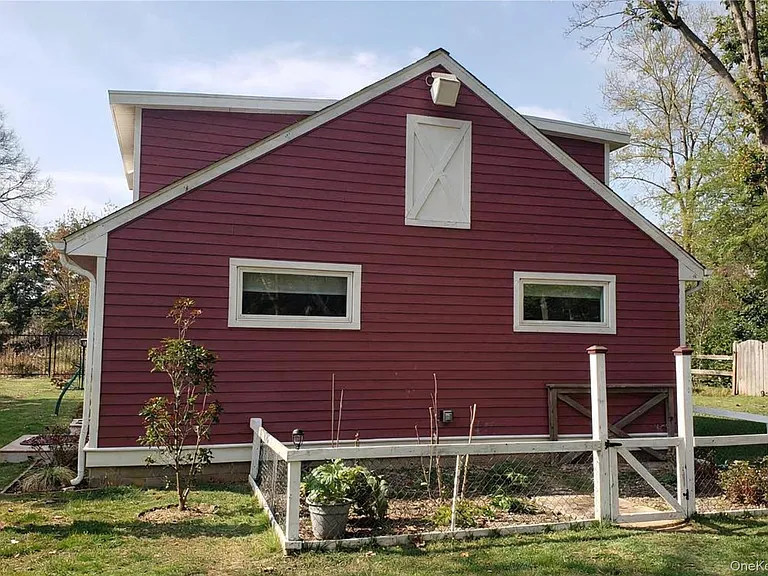 81 Daly Rd — Photo 15