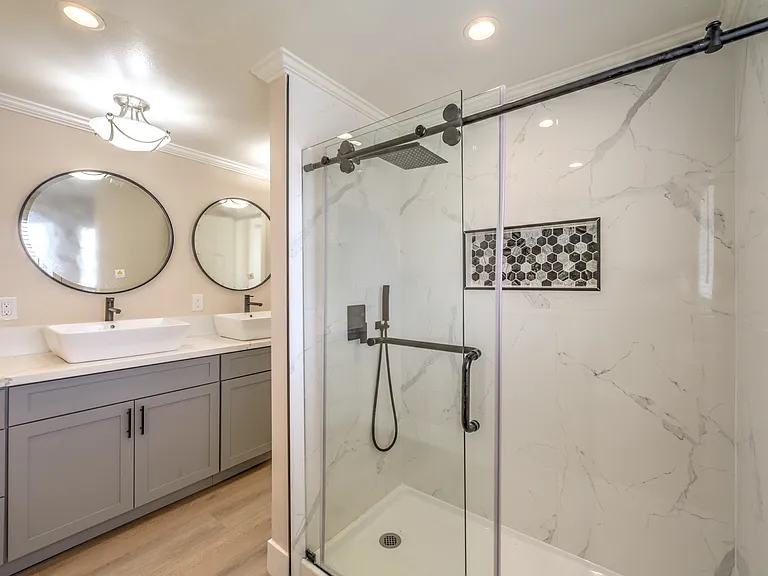 7477 Ullom Dr — Photo 7