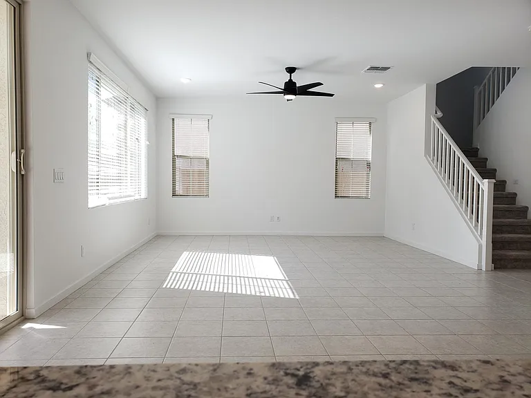 1315 W Crane Dr — Photo 6