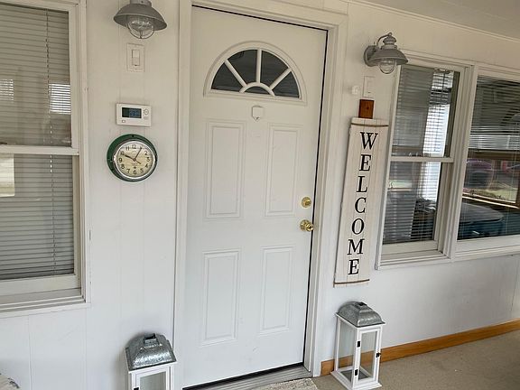 4th image of 63 Langworthy Ave #1