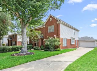 211 Aberdeen St, Stafford, TX 77477