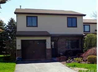 109 Sandpiper Ln, New Windsor, NY 12553