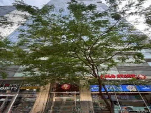 350 W 42nd Street #53C, New York (Manhattan), NY 10036