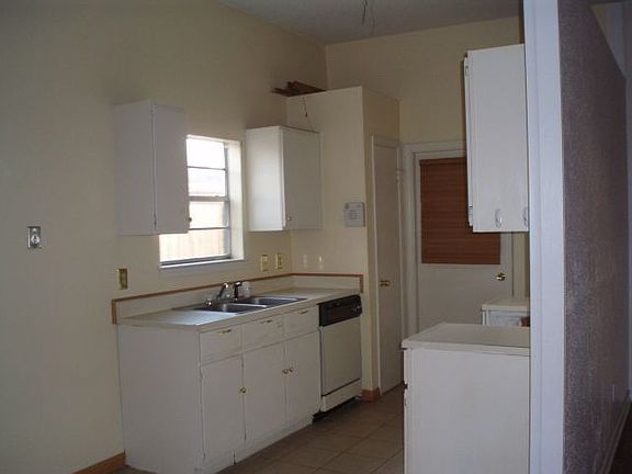 3rd image of 721 Bienville St