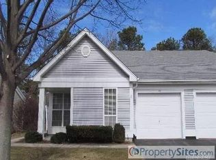 12 Brookville Ct, Ridge, NY 11961