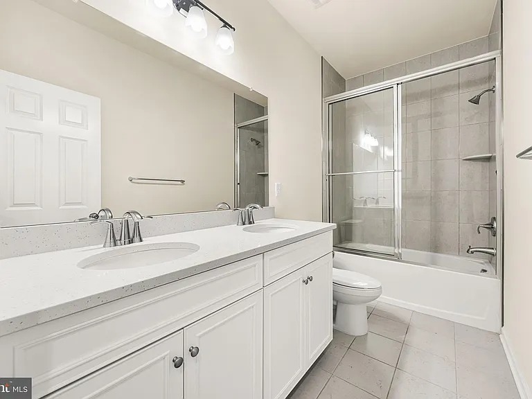 105 Vaughn Dr — Photo 43