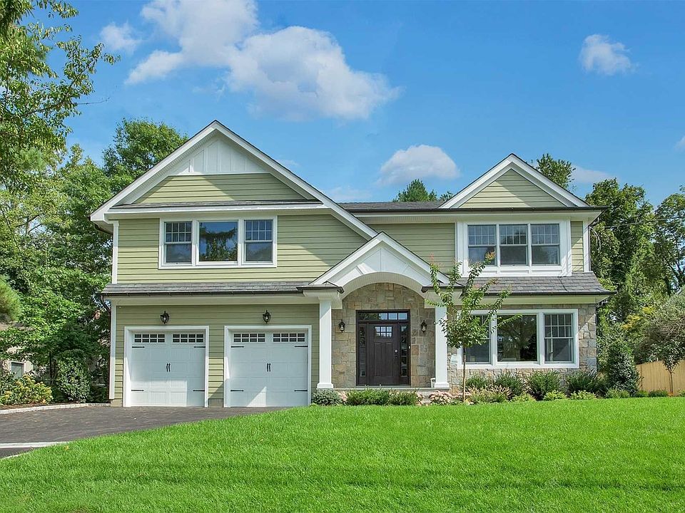 1st image of 10 Sycamore Dr