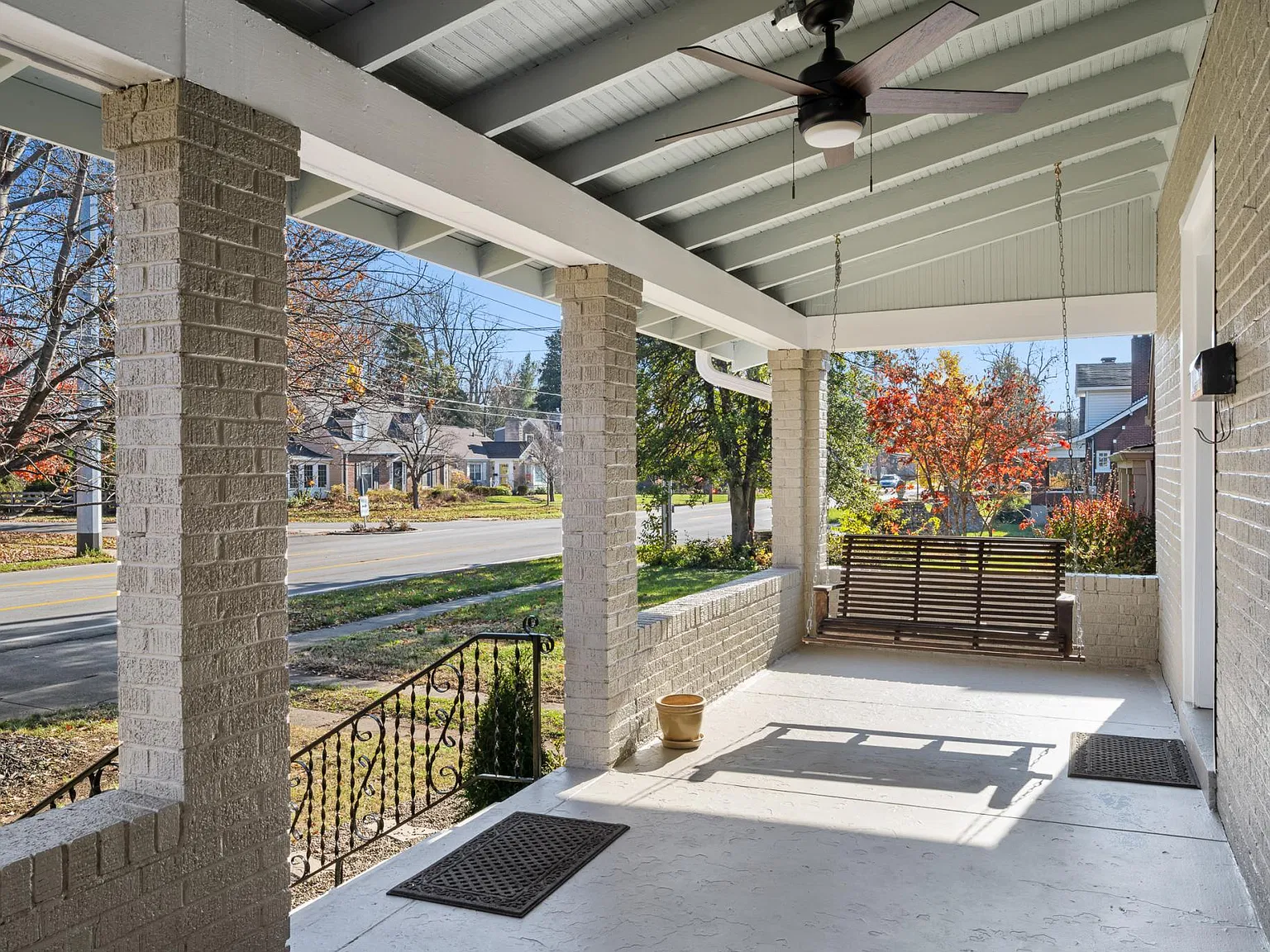 308 Breckenridge Ln — Photo 3