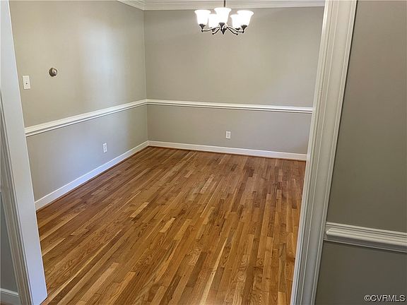 5th image of 1030 Wedgemont Dr