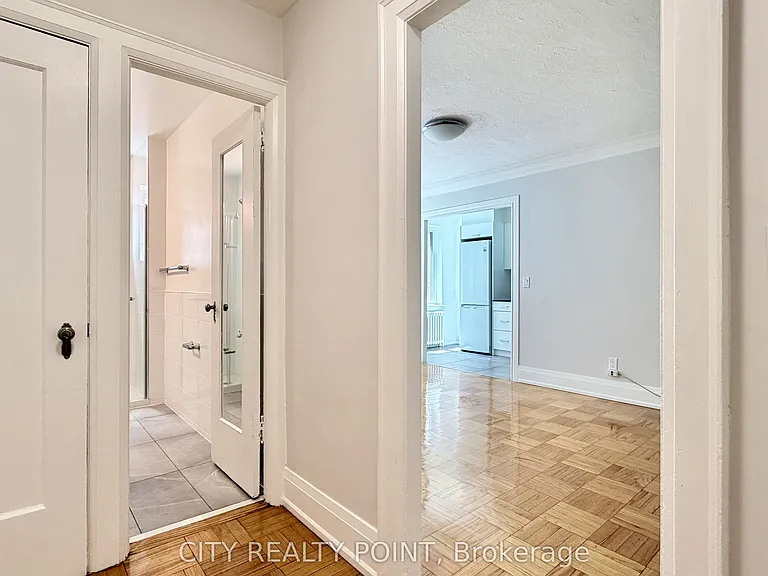 398 Avenue Rd #423 — Photo 2