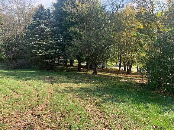 2nd image of 926 Country Club Dr