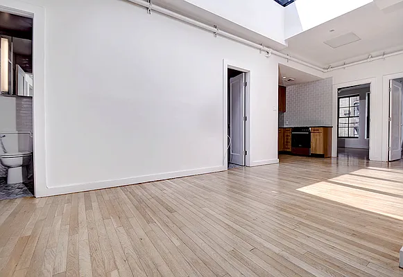 Rented by Urbane Brokerage | media 13