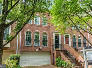 1568 N Colonial Ter, Arlington, VA 22209