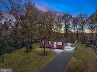 456 Maple Leaf Dr, Edgewater, MD 21037