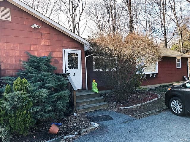 1st image of 3 Hampton Dr