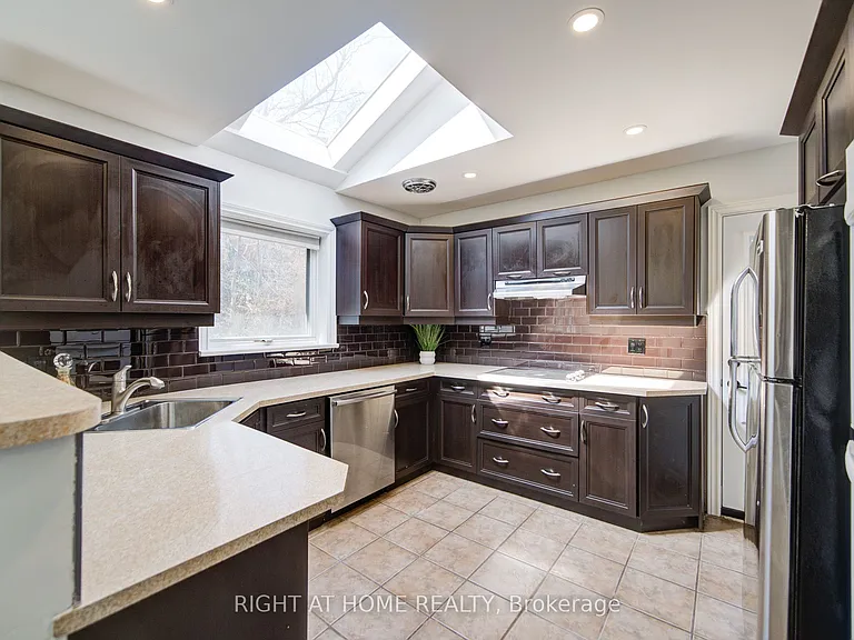 326 Jaybell Grv — Photo 7