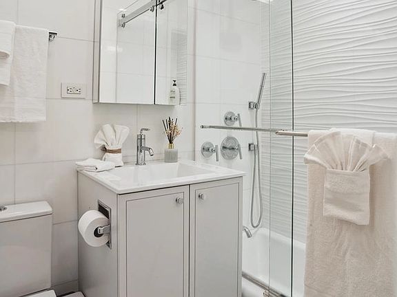 4th image of 57 Island Pkwy #6