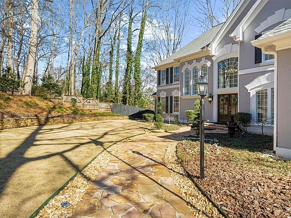 2nd image of 435 Robertson Rd