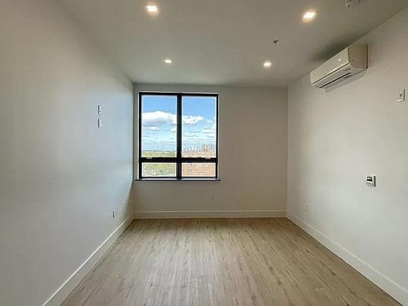 2nd image of 726 Park Ave #2H