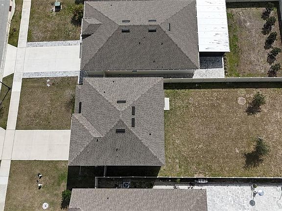 4th image of 1740 Shepherd Ave