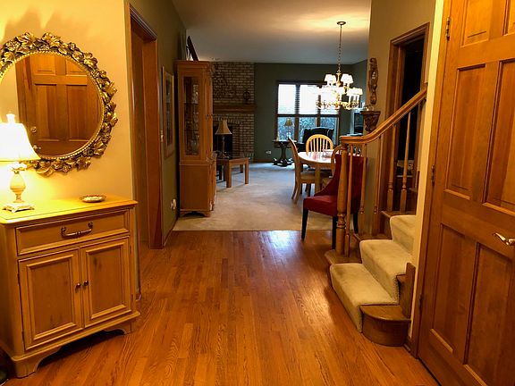 2nd image of 26W124 Klein Creek Dr