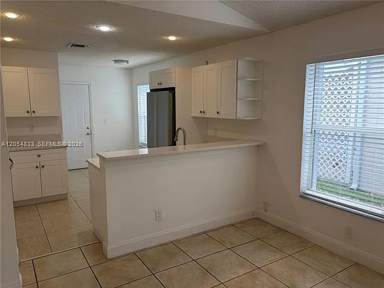 9020 Lake Park Cir N #9020 — Photo 7