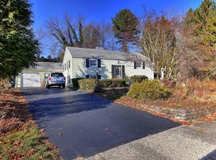 109 Green Meadow Rd, Milford, CT 06461