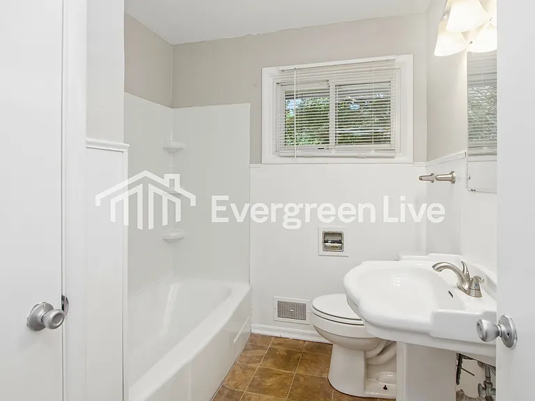 1120 Hathaway Dr — Photo 13