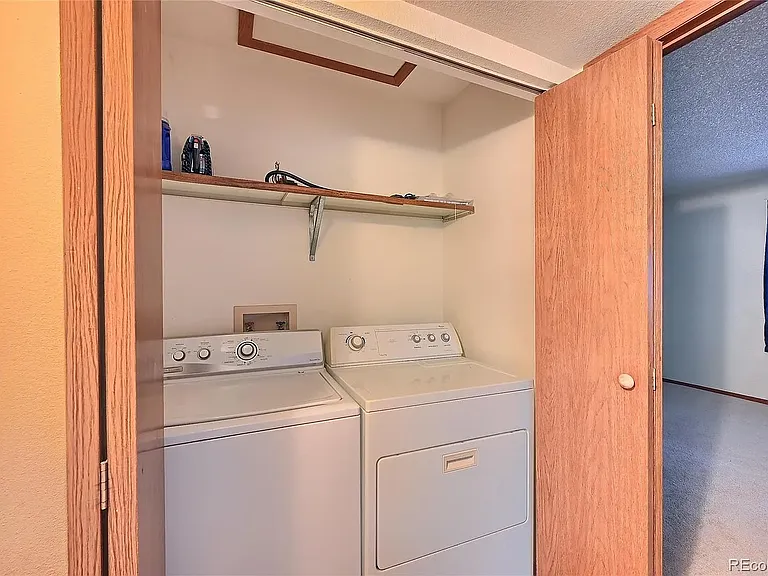 910 S Walden St #206 — Photo 8