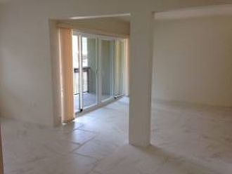 2_Family room to Lanai.