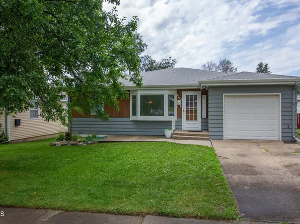 1220 N 17th St, Bismarck, ND 58501