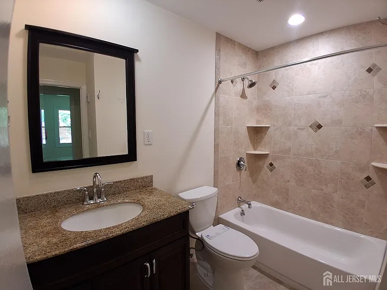 6 Flower Rd — Photo 3