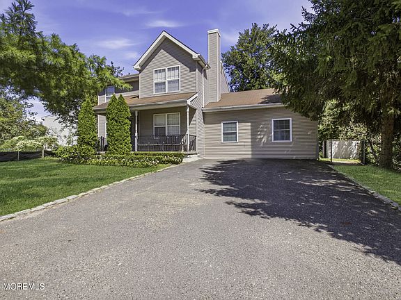 2nd image of 1300 Medina Road