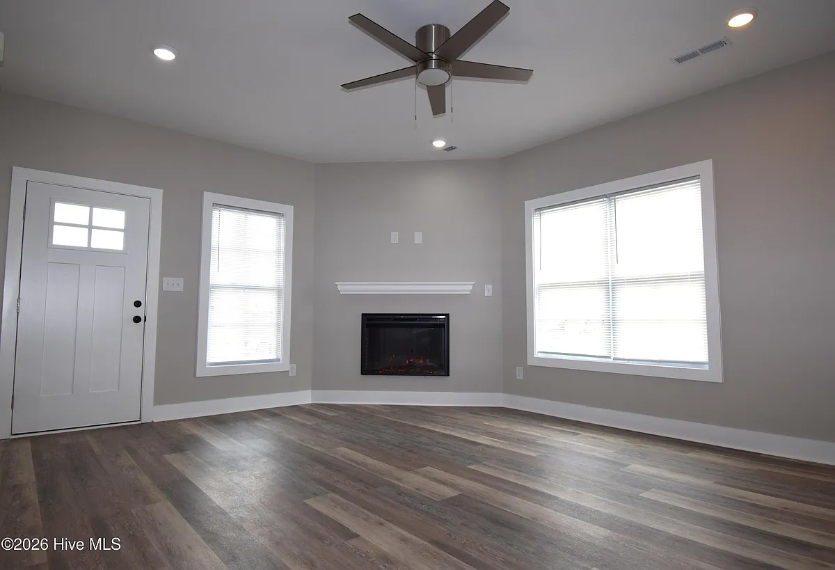 Building Photo - 625 Abigail Taylor Dr #A