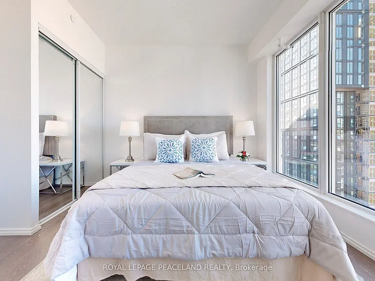 68 Shuter St #1810 — Photo 15