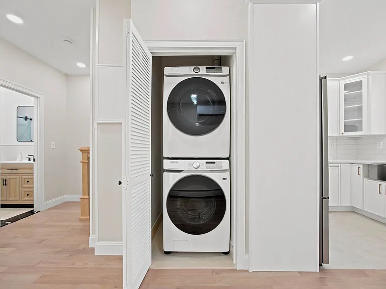 24-41 43rd St #Townhouse 1 — Photo 20