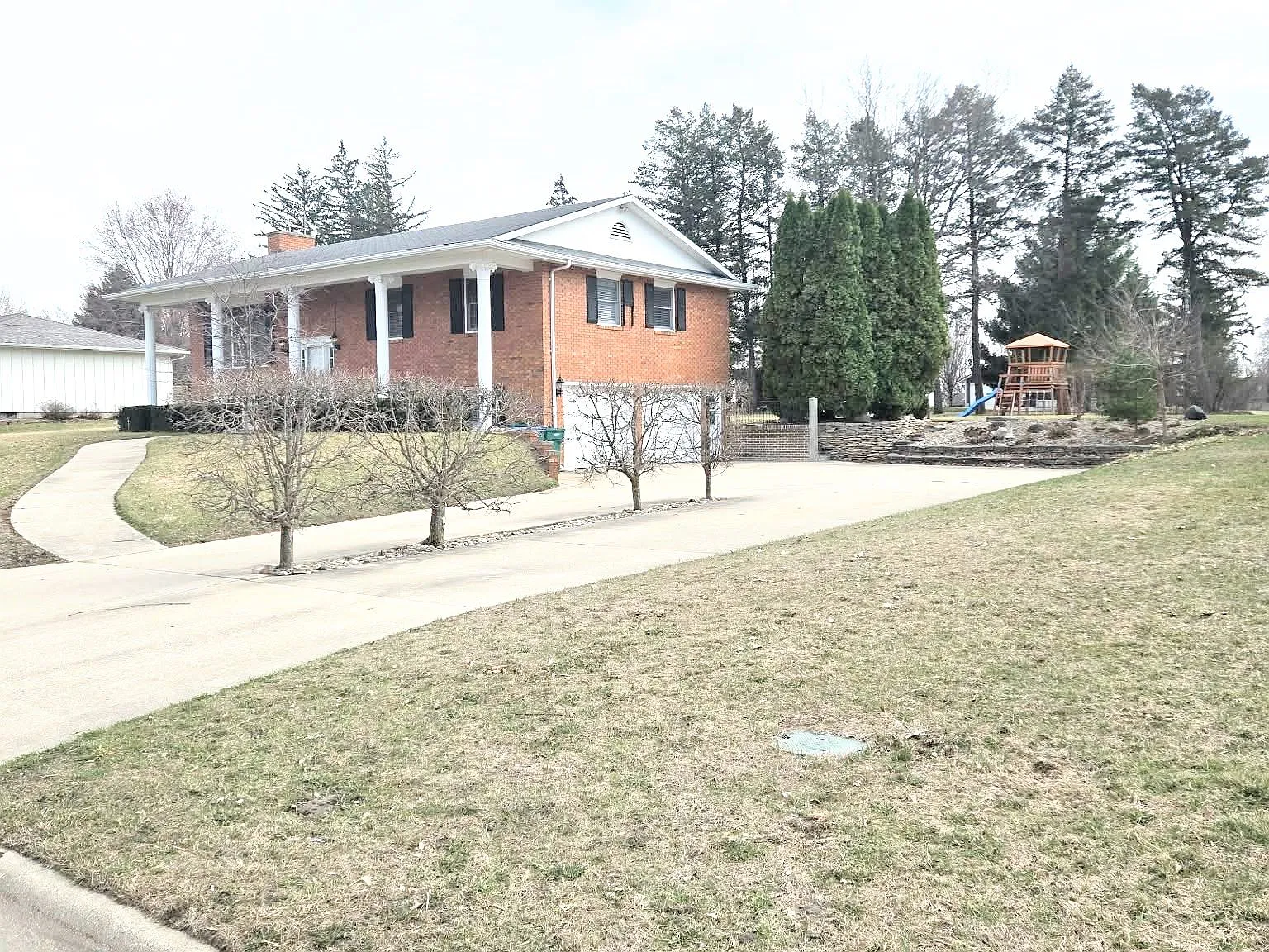 3 bed, 2.0 bath, 2778 sqft, $1,900 — Photo 4