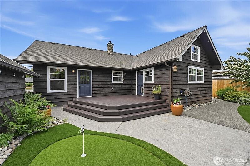 3rd image of 15721 179th Avenue SE