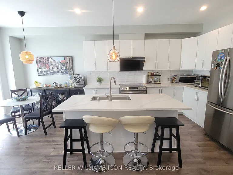 1028 Speedvale Ct — Photo 4