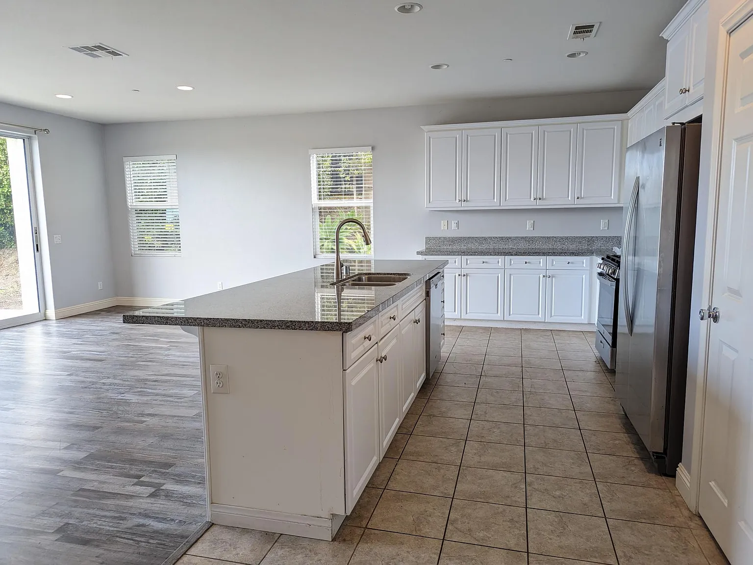 5 bed, 2778 sqft, $5,000 — Photo 4