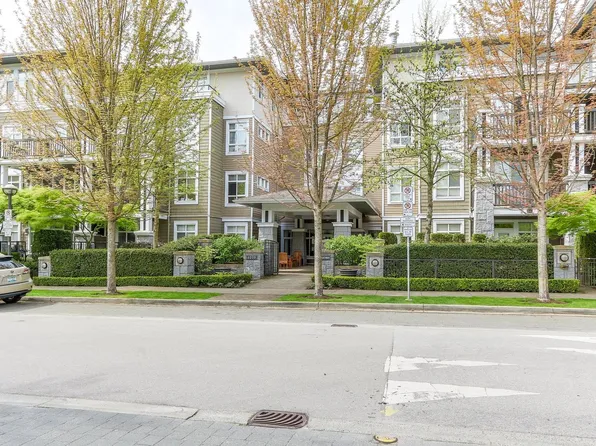 6279 Eagles Dr #202, Burnaby, BC V5E 1W8