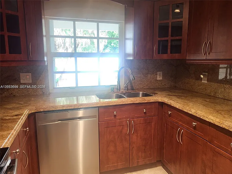 14419 SW 142nd Ct — Photo 6