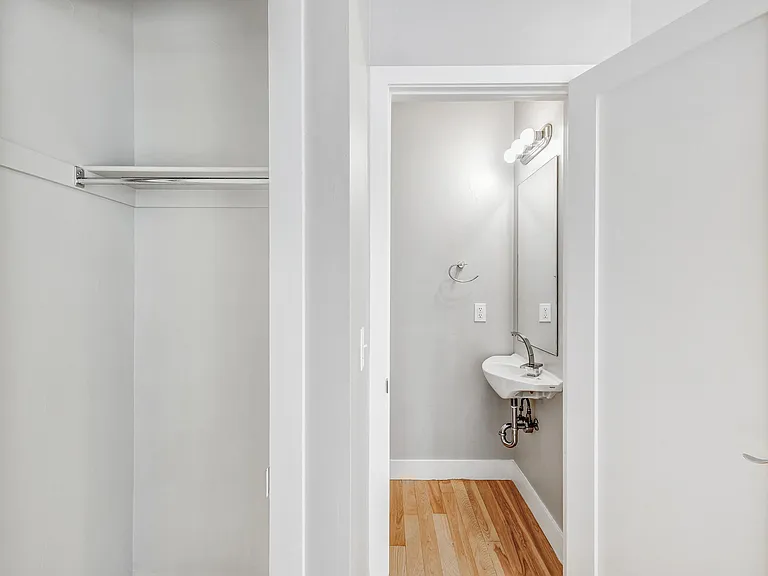 1015 N 21st St — Photo 31