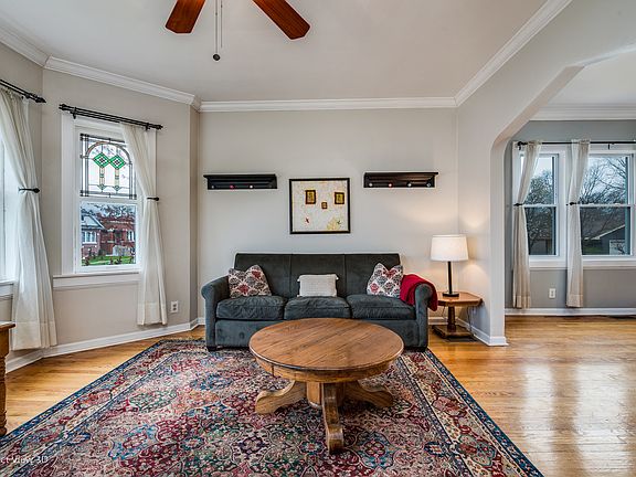3rd image of 2748 Cuyler Ave