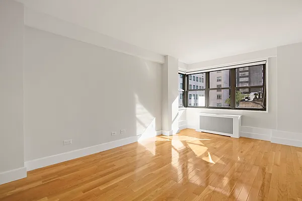 Rented by Stonehenge NYC LLC | media 6