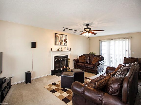 4th image of 102 Hammond Dr