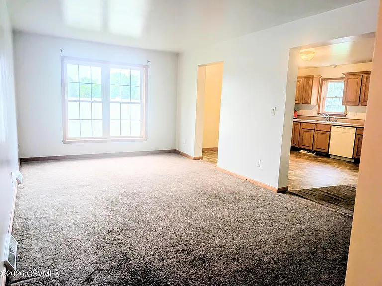 1011 N Old Trl — Photo 6